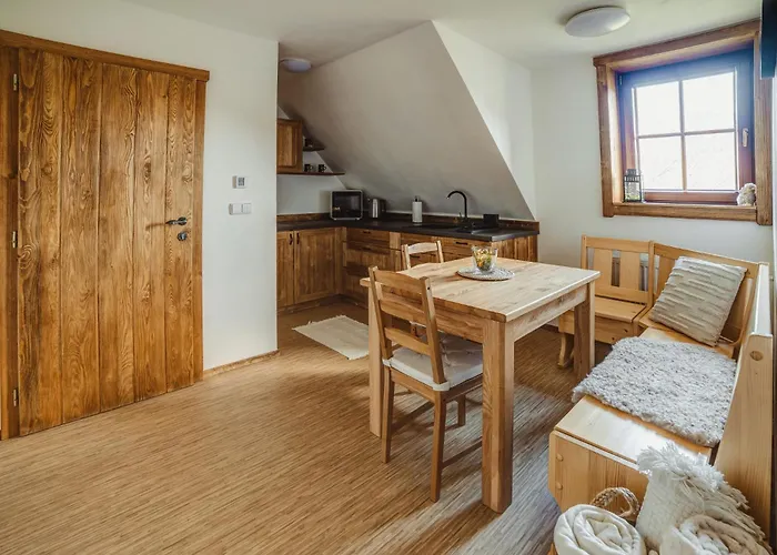 Gajduv Dvur Restaurace Apartmany Ctyrluzkovy